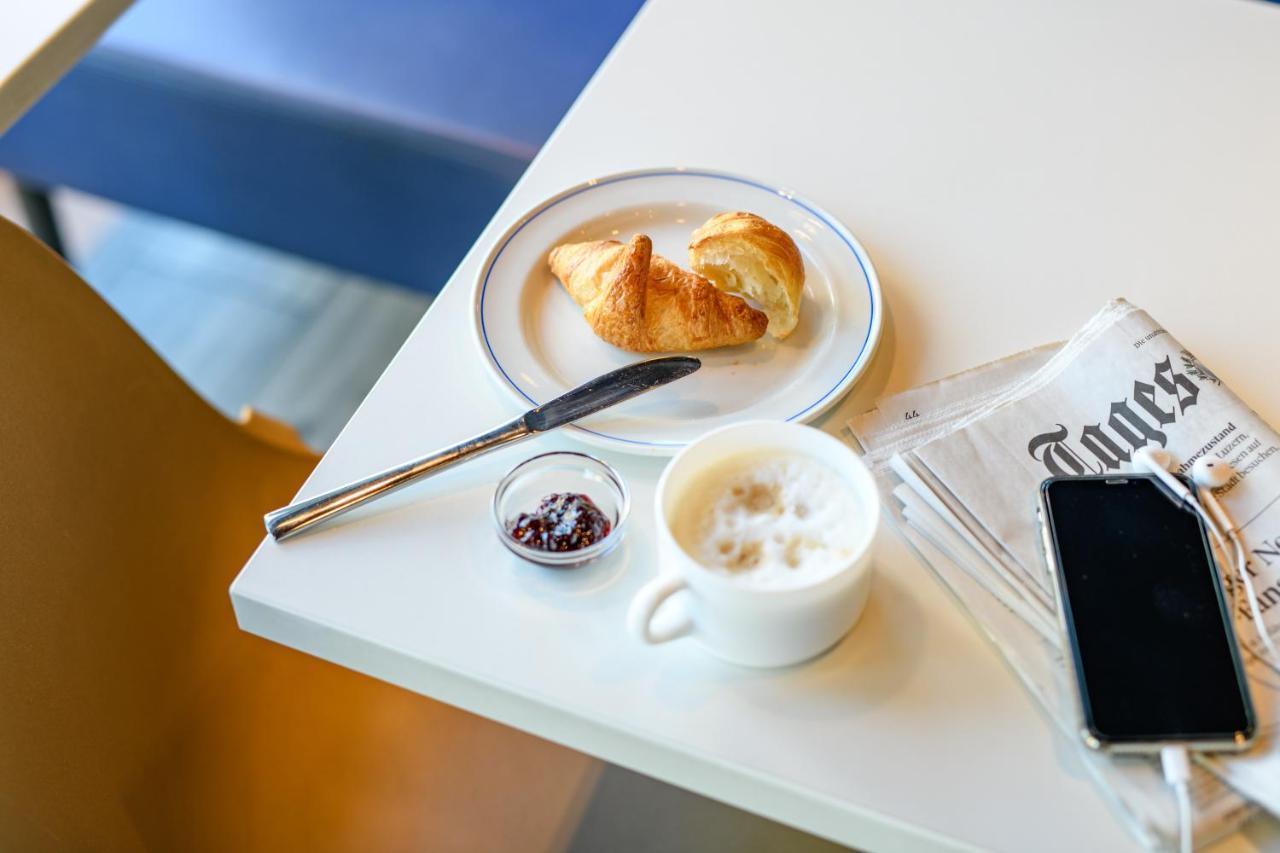 Ibis Budget Zurich City West Esterno foto