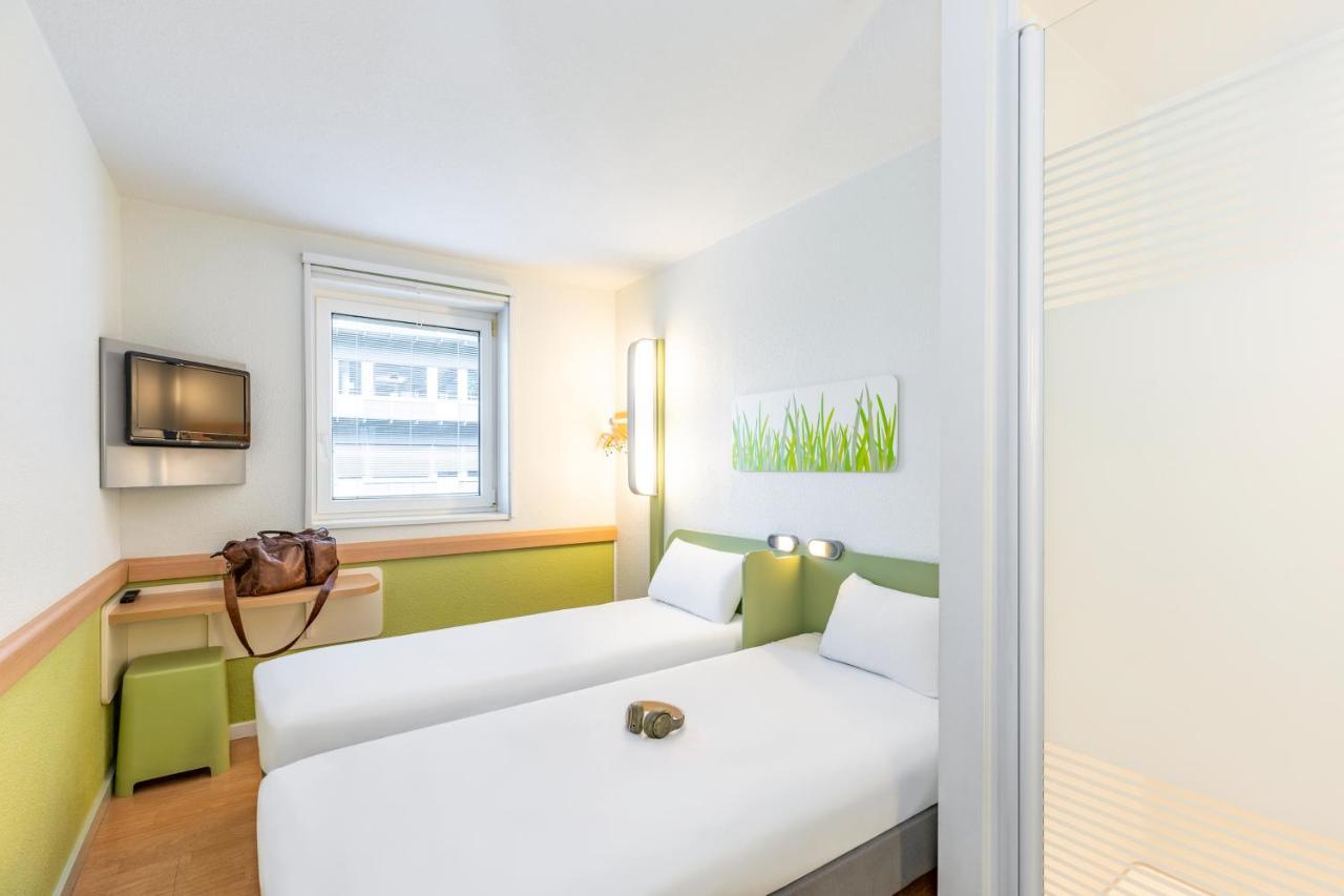 Ibis Budget Zurich City West Esterno foto