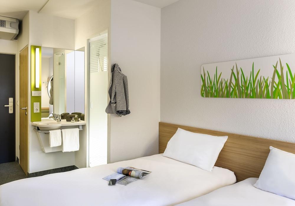 Ibis Budget Zurich City West Esterno foto