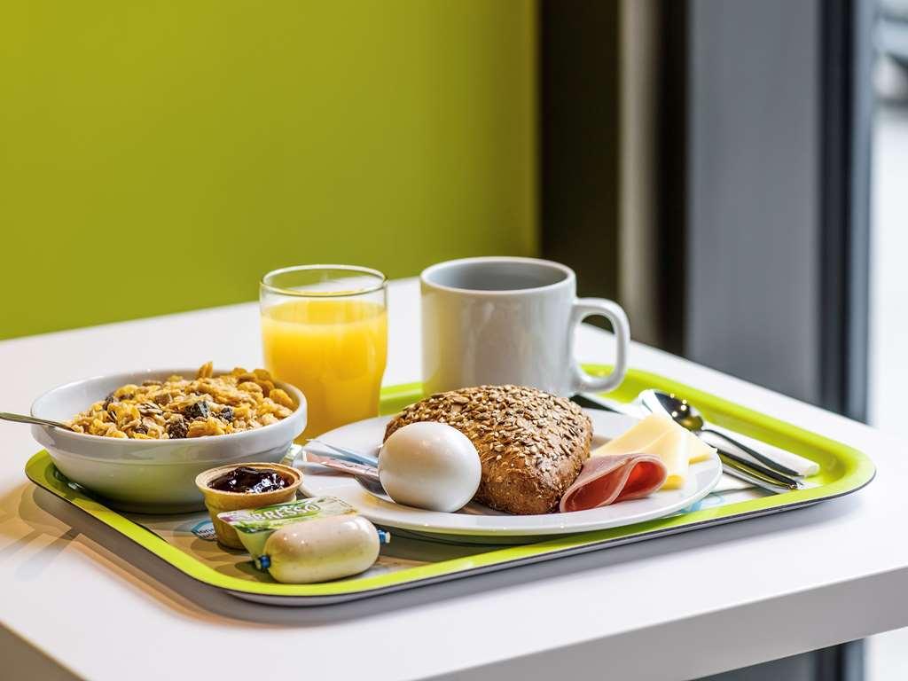 Ibis Budget Zurich City West Ristorante foto