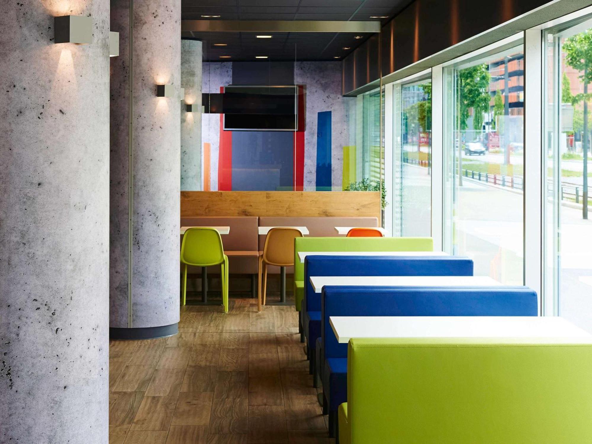 Ibis Budget Zurich City West Esterno foto