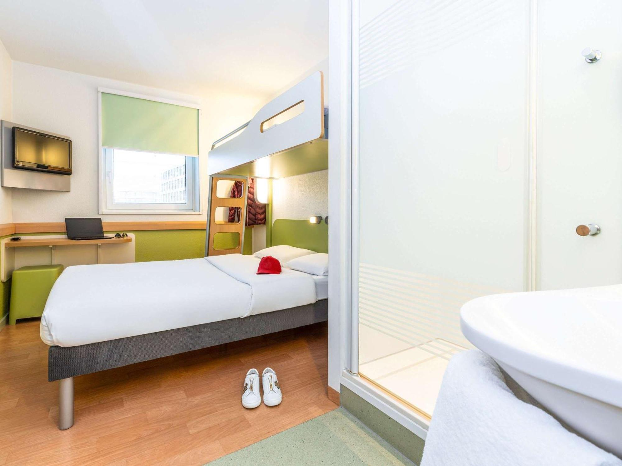 Ibis Budget Zurich City West Esterno foto