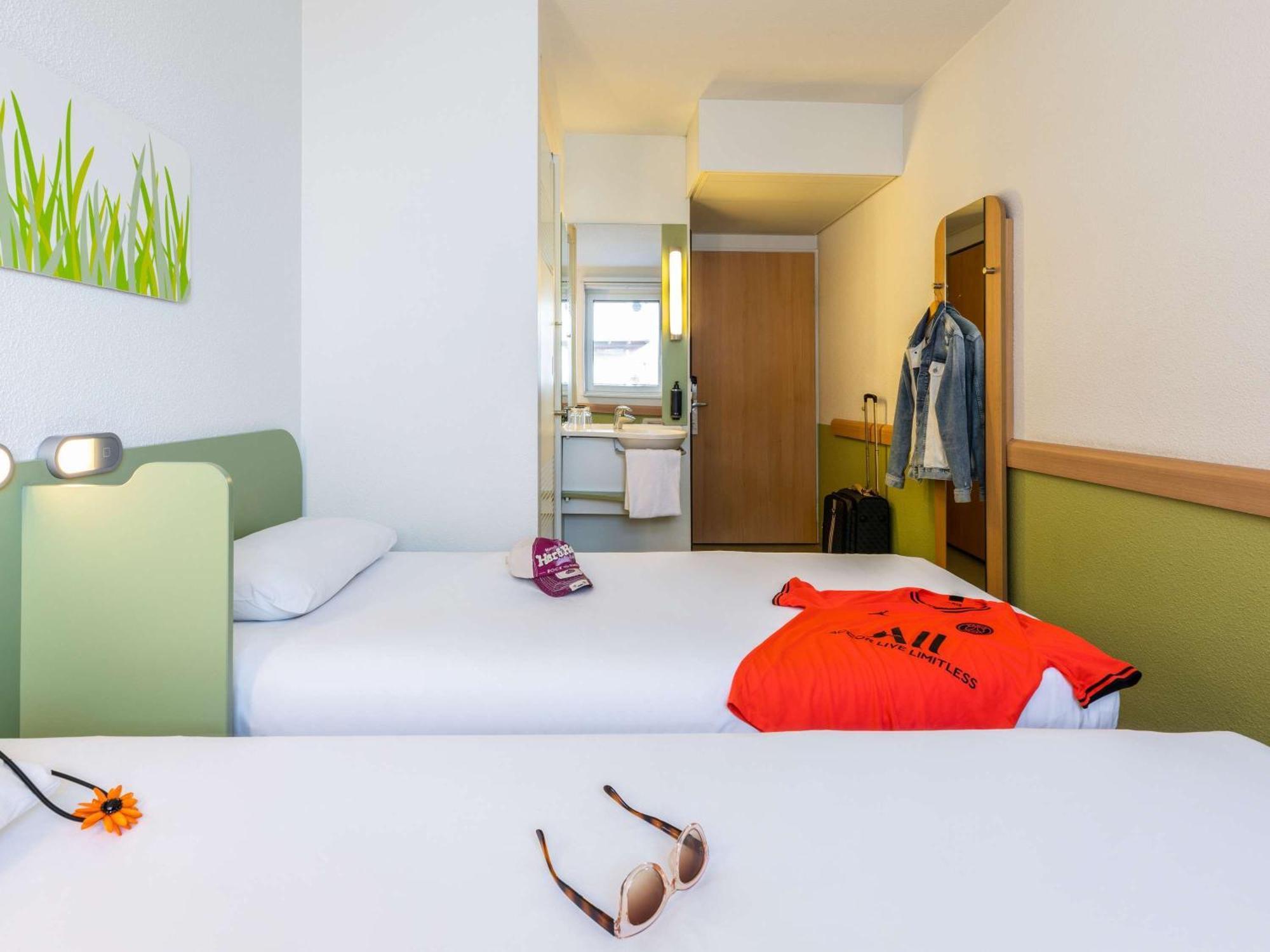 Ibis Budget Zurich City West Esterno foto