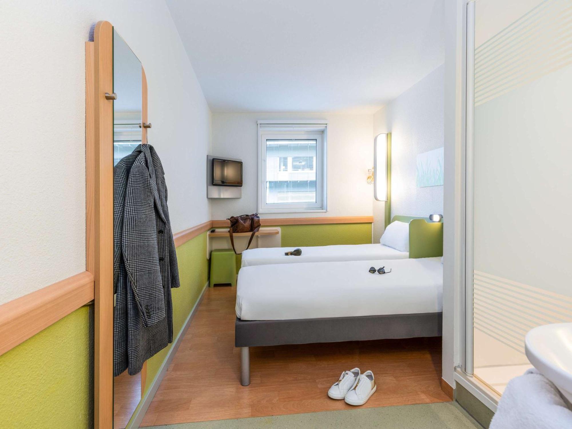 Ibis Budget Zurich City West Esterno foto