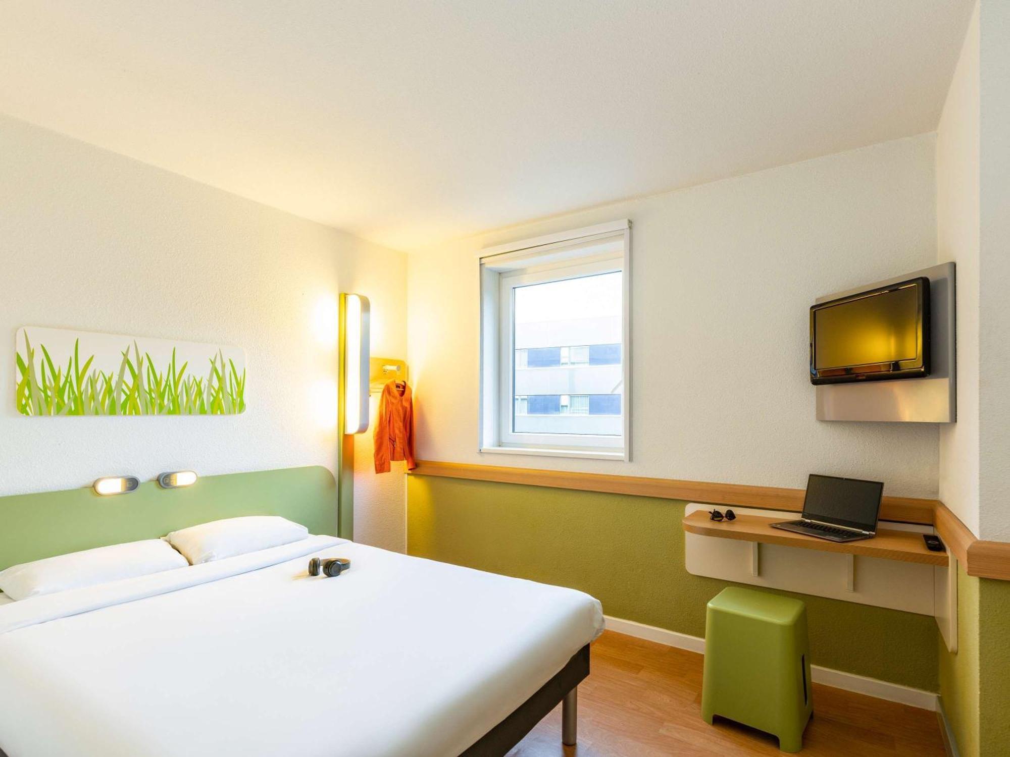 Ibis Budget Zurich City West Esterno foto