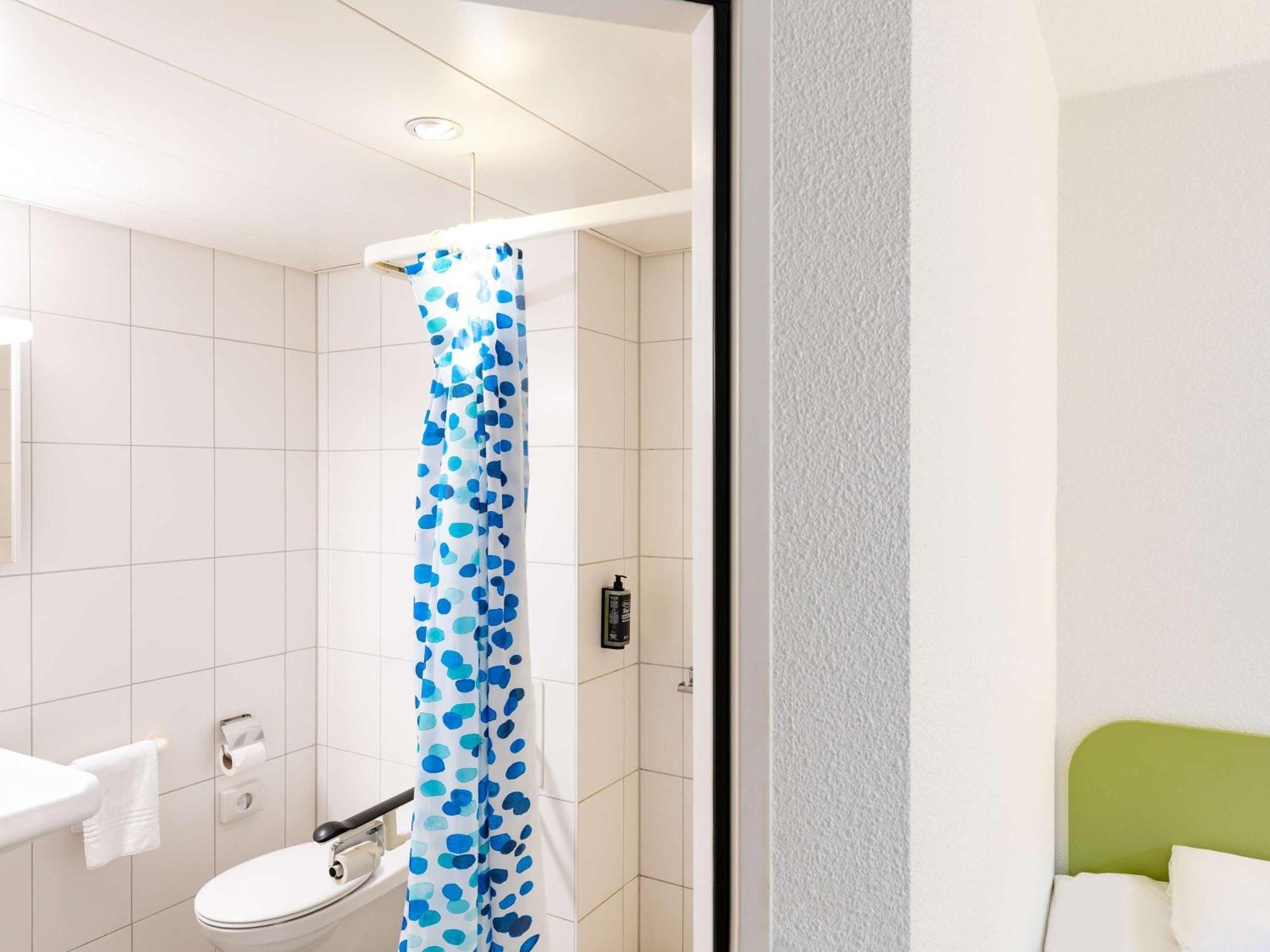 Ibis Budget Zurich City West Esterno foto
