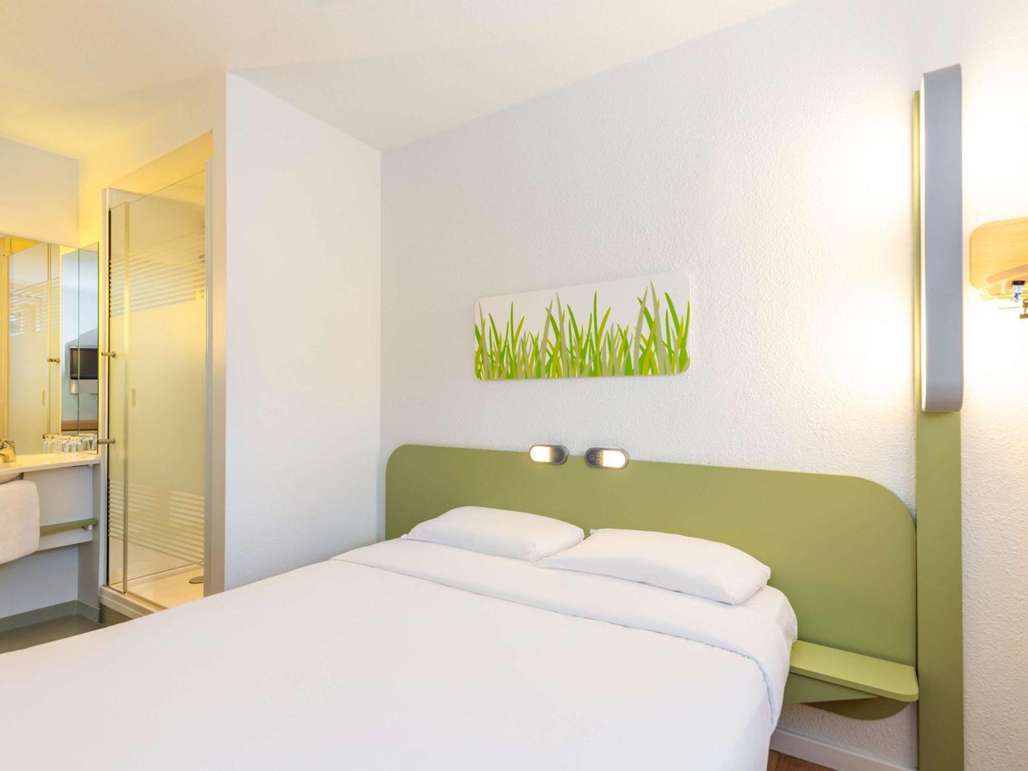 Ibis Budget Zurich City West Esterno foto