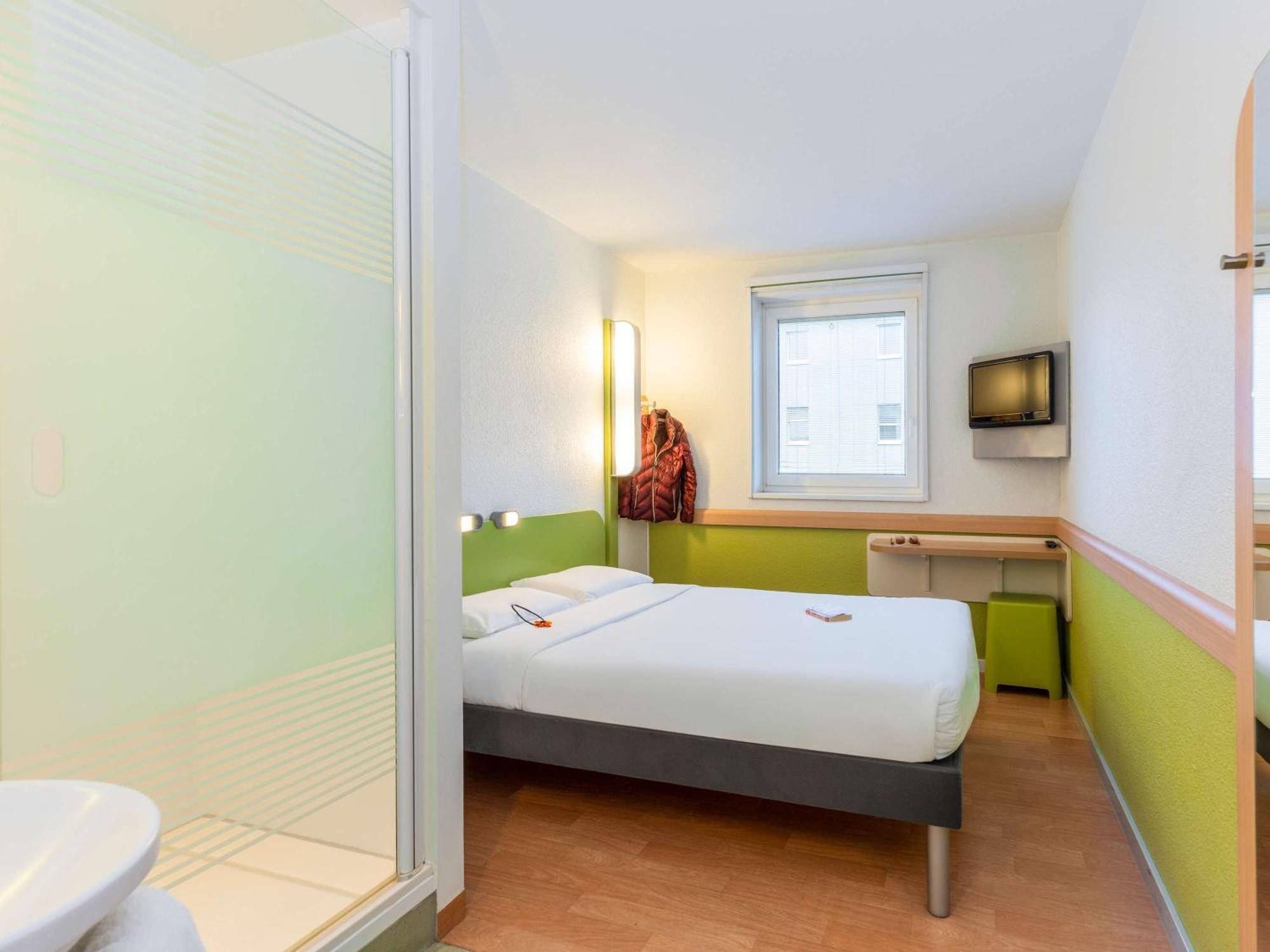 Ibis Budget Zurich City West Esterno foto