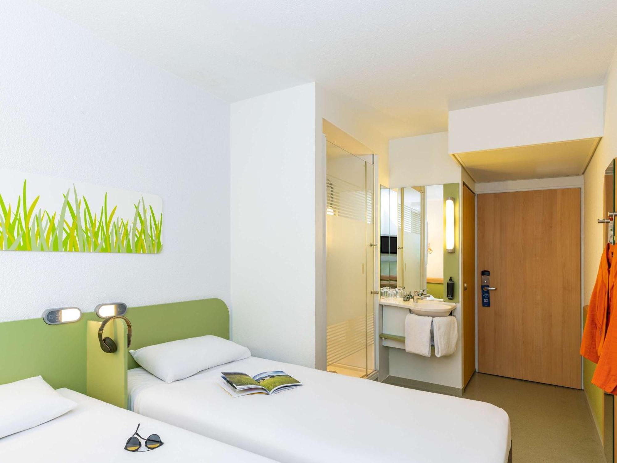 Ibis Budget Zurich City West Esterno foto