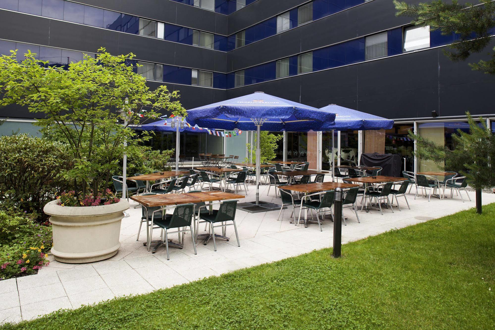 Ibis Budget Zurich City West Esterno foto